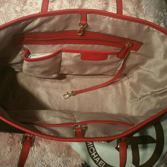 Michael Kors Travel Tote** - Picture 4 of 7